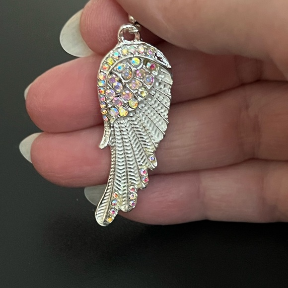 Beautiful Angel wing earrings. White and silver. 2 1/4” drop. New. - Picture 8 of 13